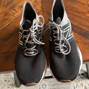 New Balance Tennis Shoes